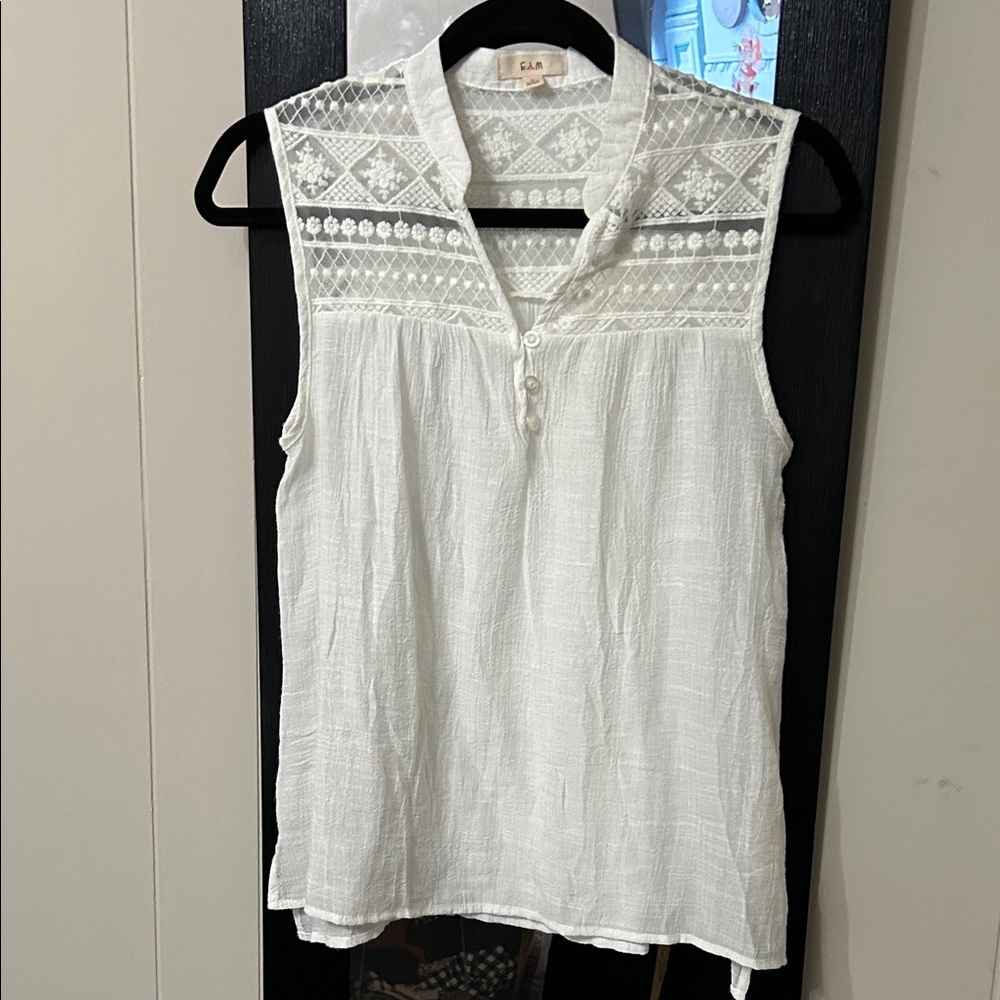 Elegant White Lace Sleeveless Top